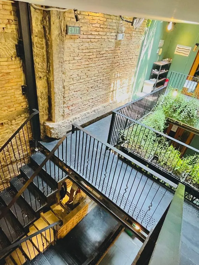 Vy Da Central Market Hostel Хошимин Вьетнам
